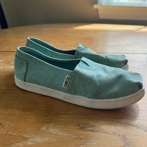 Toms teal 1y slip on